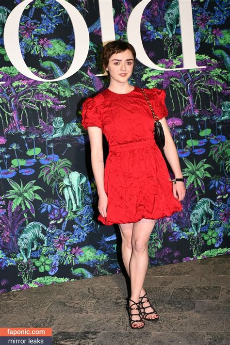 Maisie Williams Nude Uncensored Photos